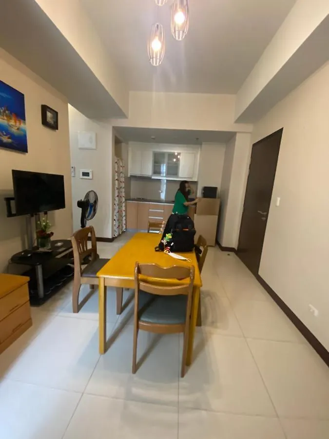 101 Newport Boulevard-Favila Condotel Unit Near Airport Pasay